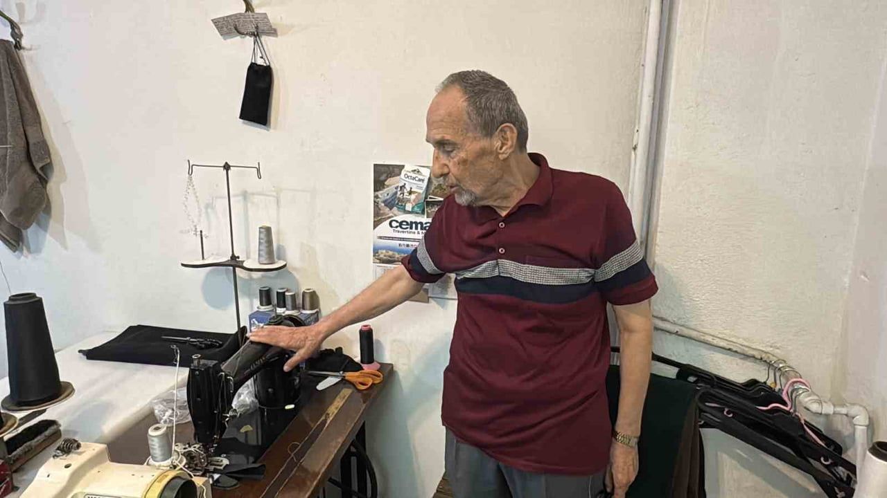 Çocuk yaşta başlayan terzi Alaplı'da 61 yıldır iğne ipliğini elinden bırakmıyor