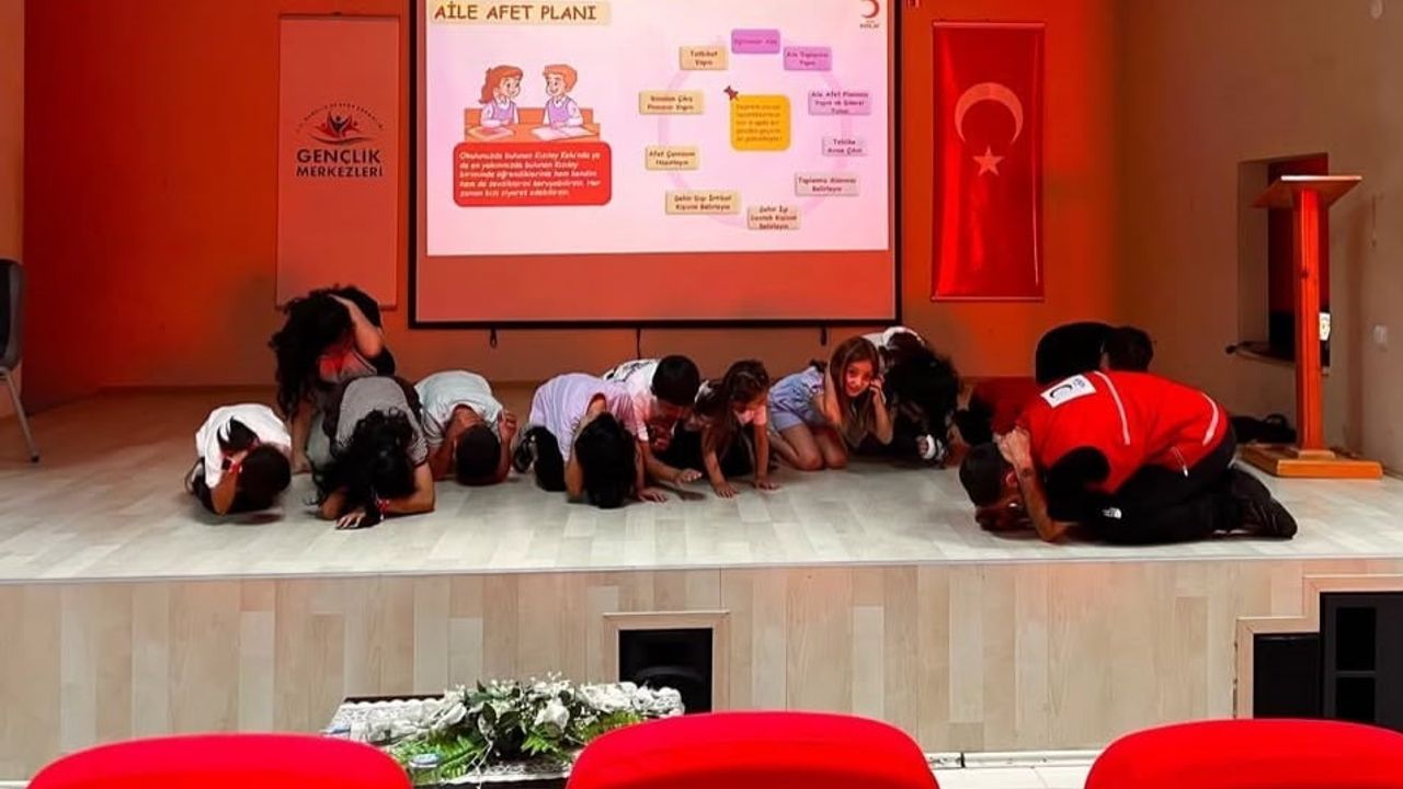 Çocuklara afet bilinci: Bayburt'ta yaz kursunda uygulamalı eğitim