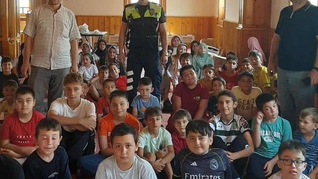 Çocuklara erken yaşta trafik bilinci veriliyor: Cumayeri yaz kursunda uygulamalı eğitim
