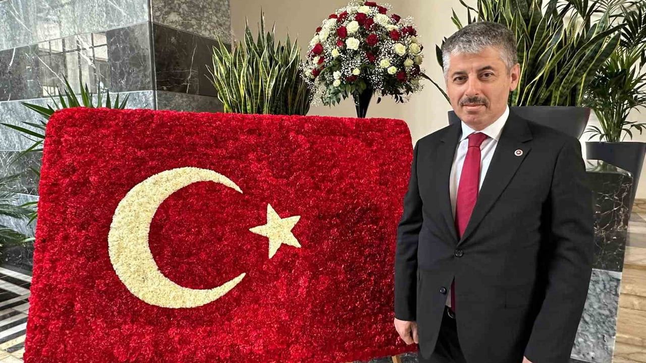 Çopuroğlu: 15 Temmuz milletin ihanete geçit vermediği gecedir
