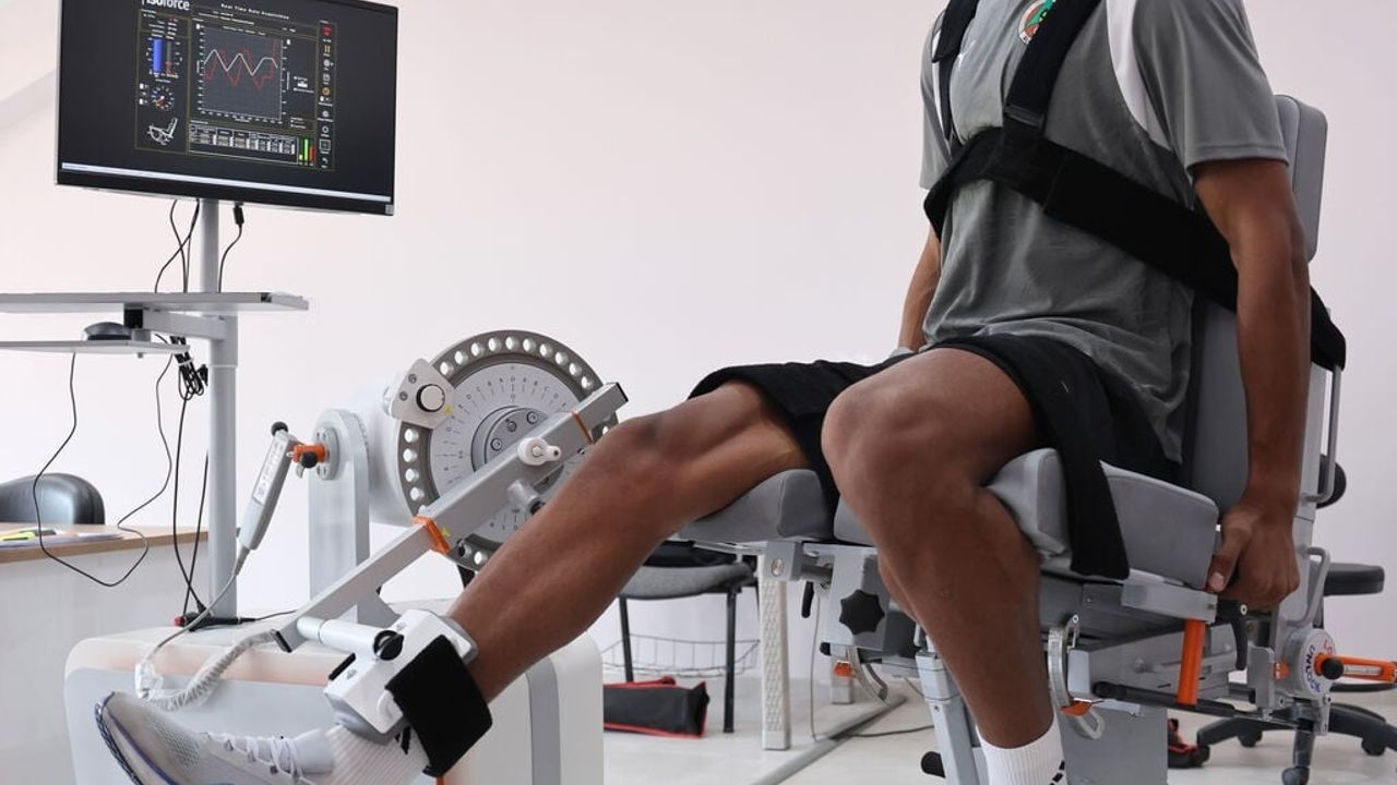 Corendon Alanyaspor Burdur kampında dayanıklılık ve taktik çalıştı, performans testinden geçti