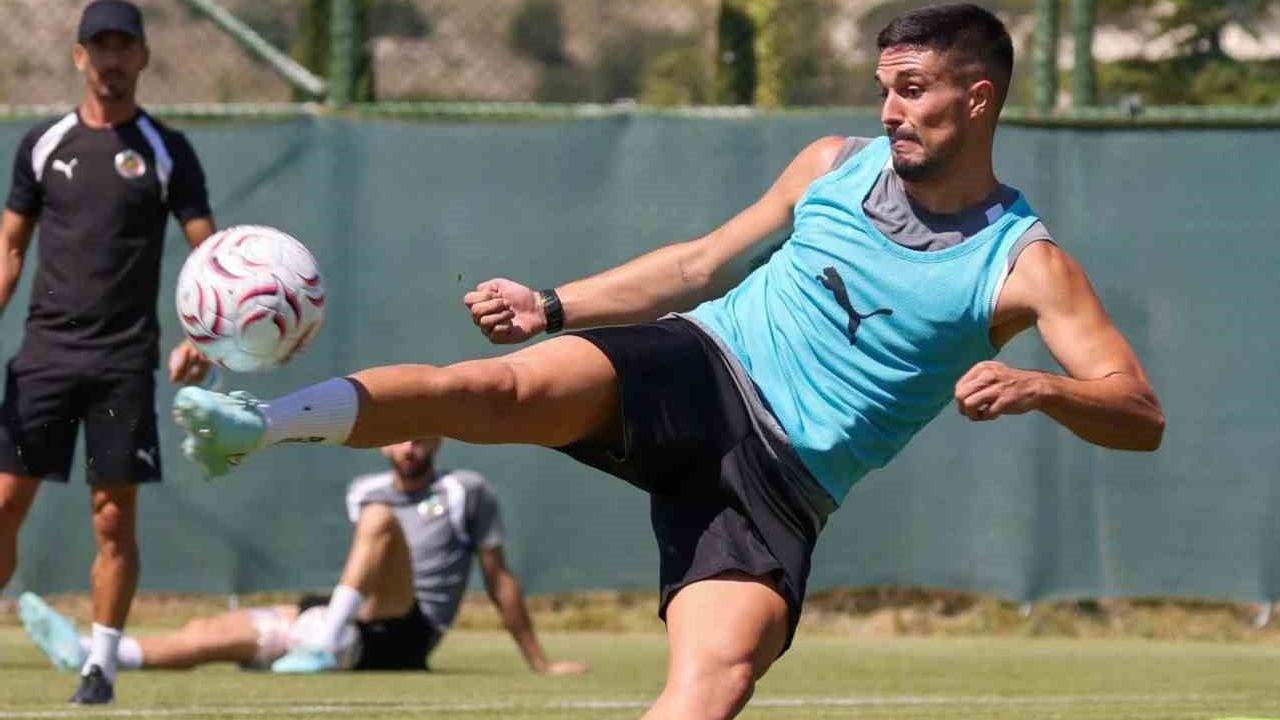 Corendon Alanyaspor Burdur kampında yeni sezon hazırlıklarını sürdürüyor