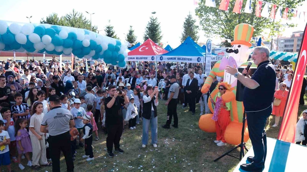 Çorum'da çocuk şenliği ve geleneksel sünnet şöleni konvoy ve gösterilerle şenlendi