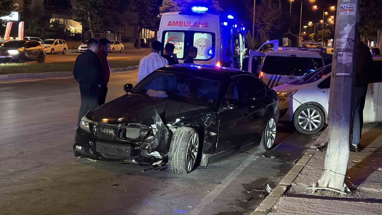 Çorum’da zincirleme kaza: 2’si polis, 4 yaralı