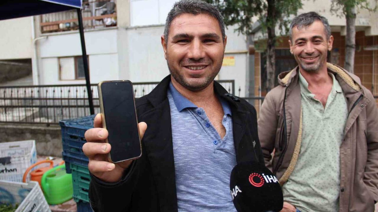 Çorum pazarını dakikalar içinde göle çeviren sağanak esnafı zorladı
