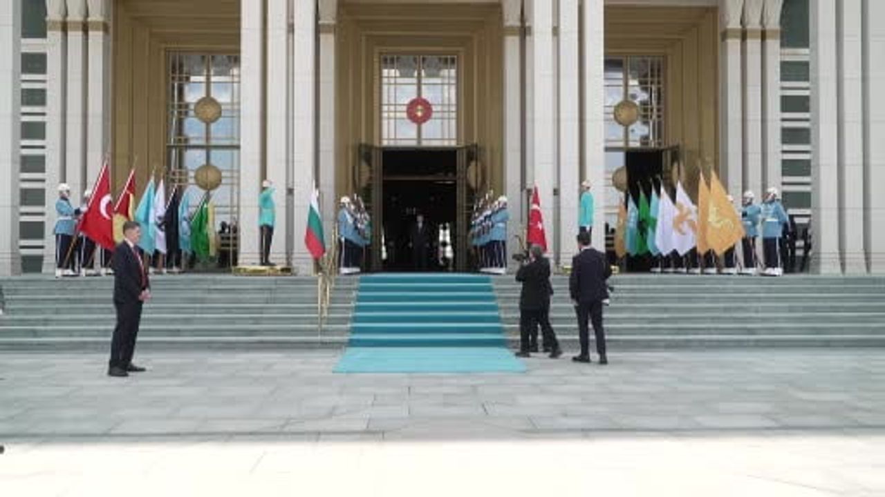 Cumhurbaşkanı Erdoğan, Bulgaristan başbakanı Rumen Radev’i kabul etti