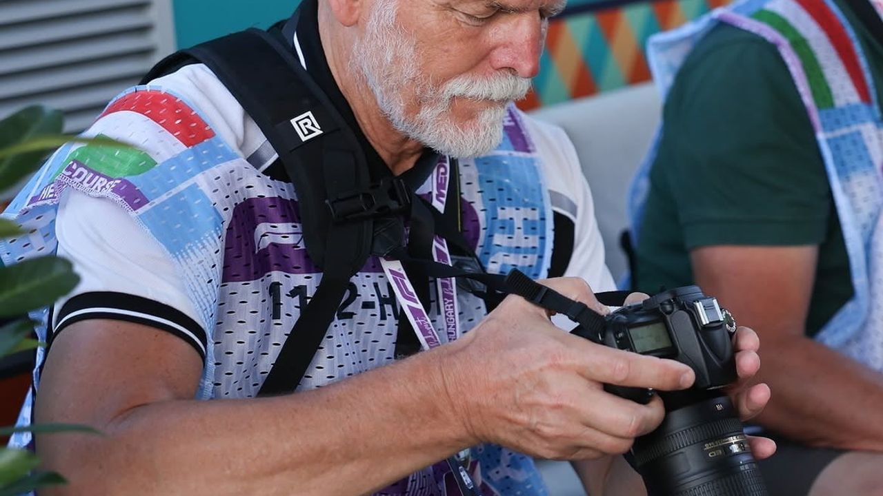 Cumhurbaşkanı piste indi: Petr Pavel resmi foto muhabiri olarak Macaristan GP'sinde
