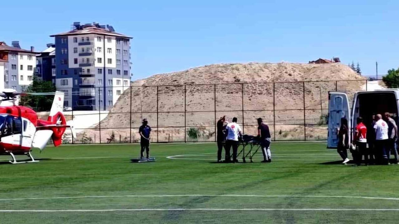 Darende'de kalp krizi geçiren şahıs ambulans helikopterle sevk edildi