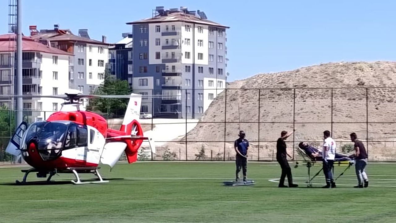 Darende'de mide kanaması geçiren hasta hava ambulansla Malatya'ya sevk edildi