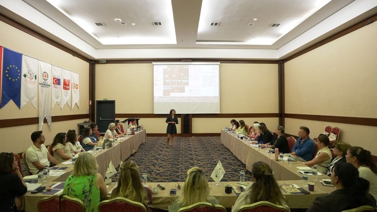 Denizli büyükşehir kadın dostu kent için yol haritası oluşturuyor