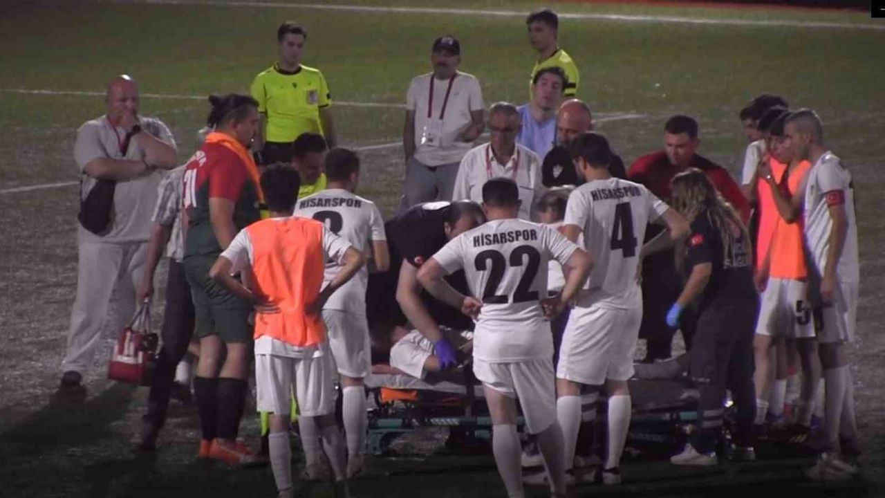 Denizli'de Hisarspor oyuncusu Abdullah Kısa çarpışma sonrası hastaneye götürüldü
