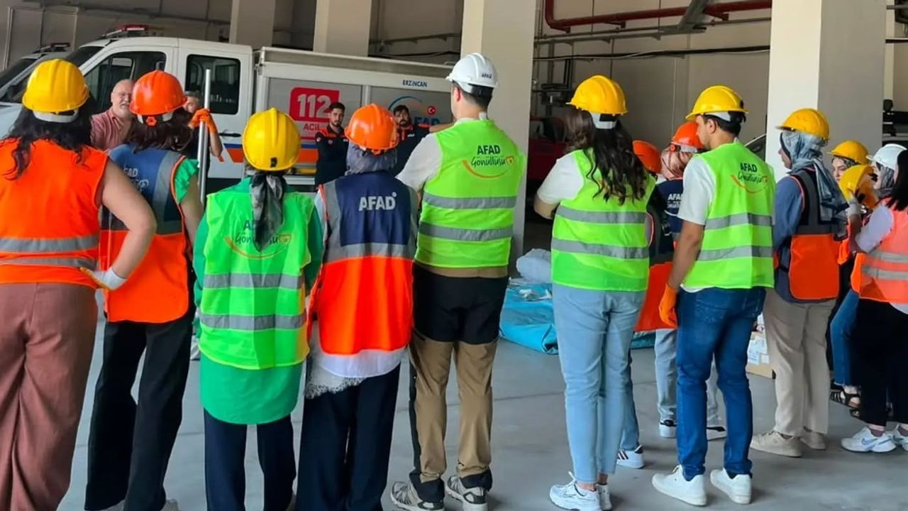 Destek AFAD gönüllüleri sahaya hazırladı