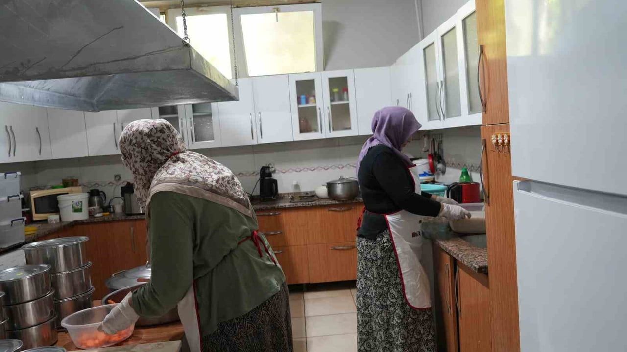 Devlet desteğiyle köyde restoran açtılar: 11 yıldır seradan sofraya hizmet veriyorlar