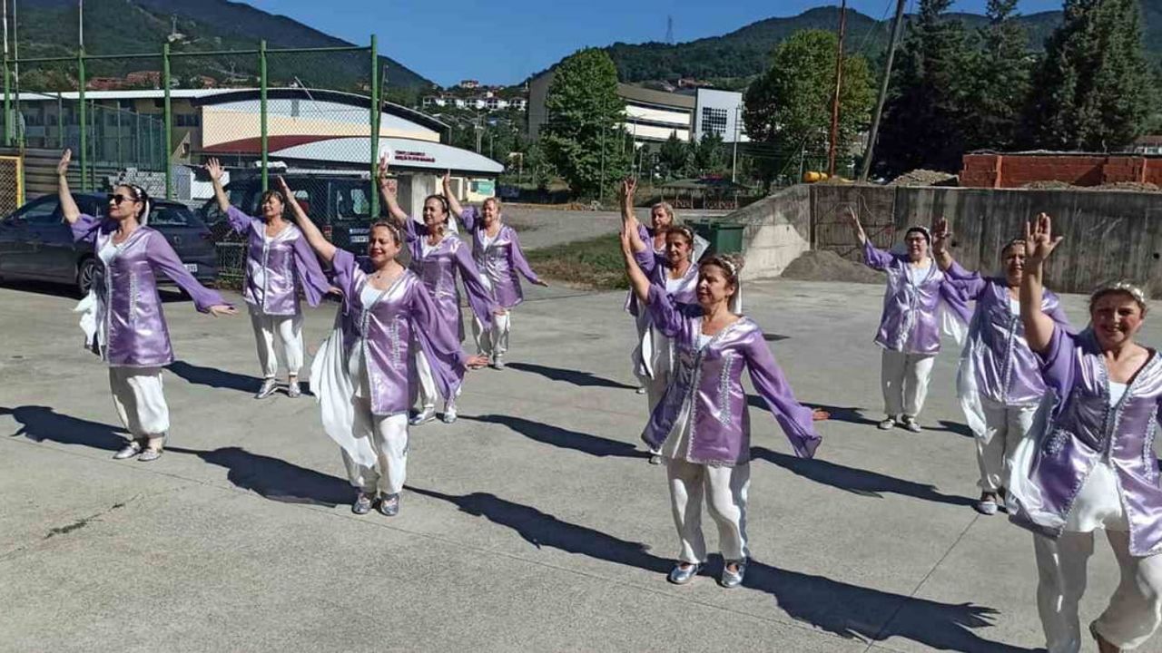 Devrek halk oyunları ekibi Makedonya'ya gidiyor