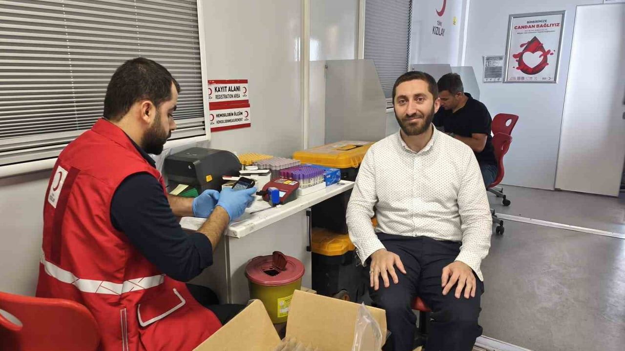 Dicle'de Türk Kızılayı mobil araçla kan bağışı çağrısı