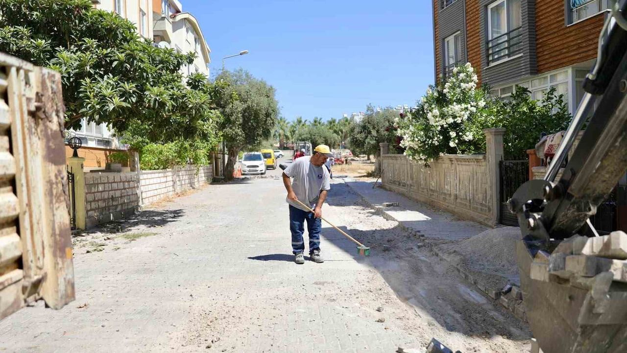 Didim Efeler Mahallesi'nde parke taşı ve yol düzenlemesi tamamlandı