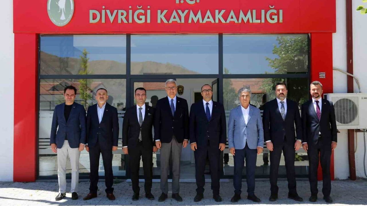 Divriği'de STSO heyeti esnaf ve yöneticilerle buluştu