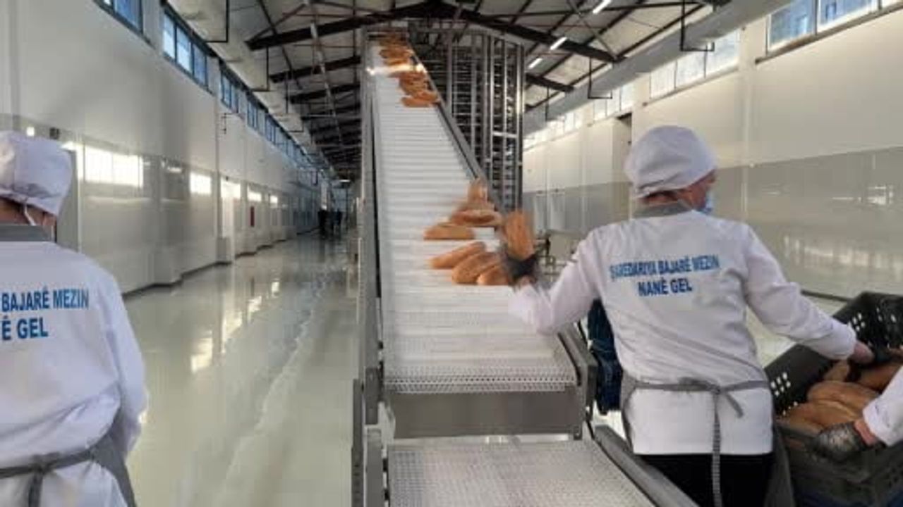 Diyarbakır’da 100 bin kapasiteli halk ekmek fabrikası açıldı