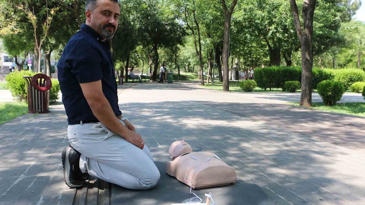 Diyarbakır'da ani kalp durmalarına karşı yerli OED uygulaması