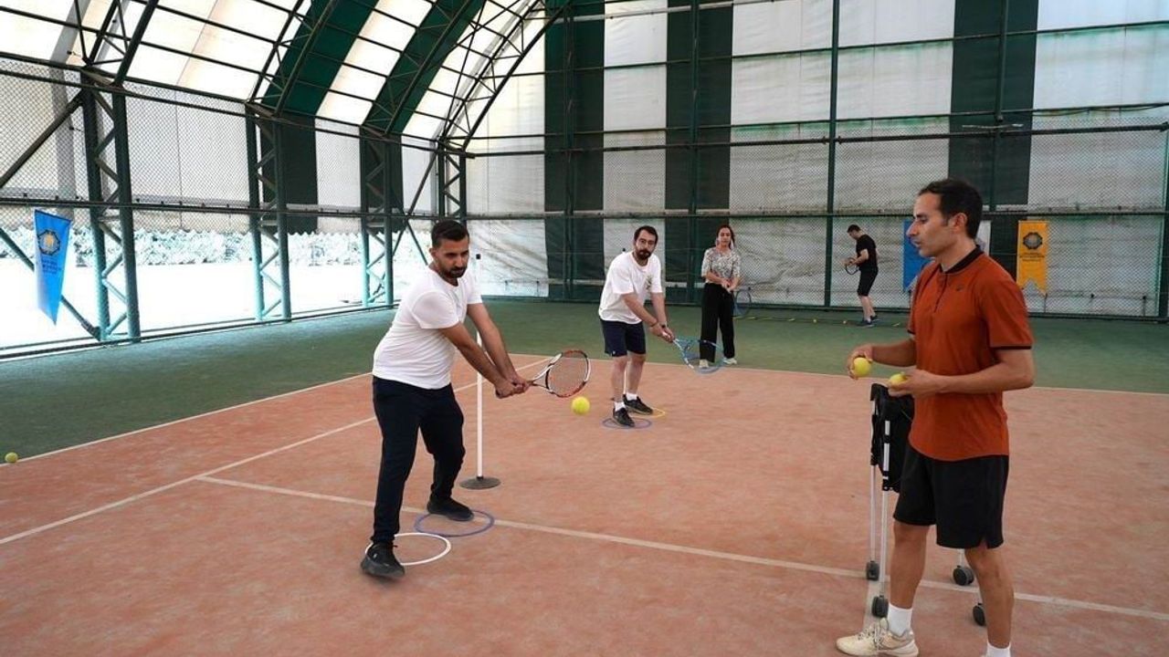 Diyarbakır’da kortlar doldu: altı ayda 540 kişiye ücretsiz tenis eğitimi