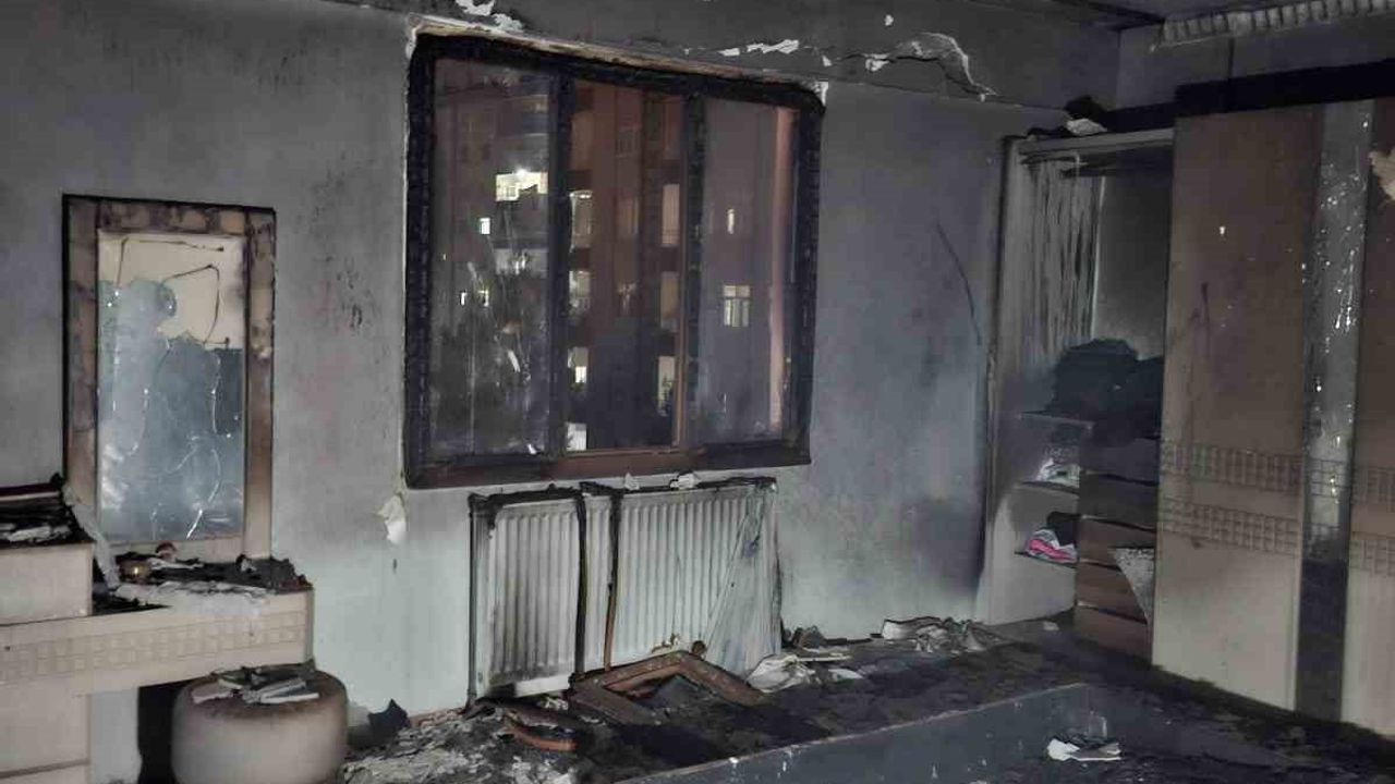 Diyarbakır'da yangında iki kadın merdivenli araçla tahliye edildi