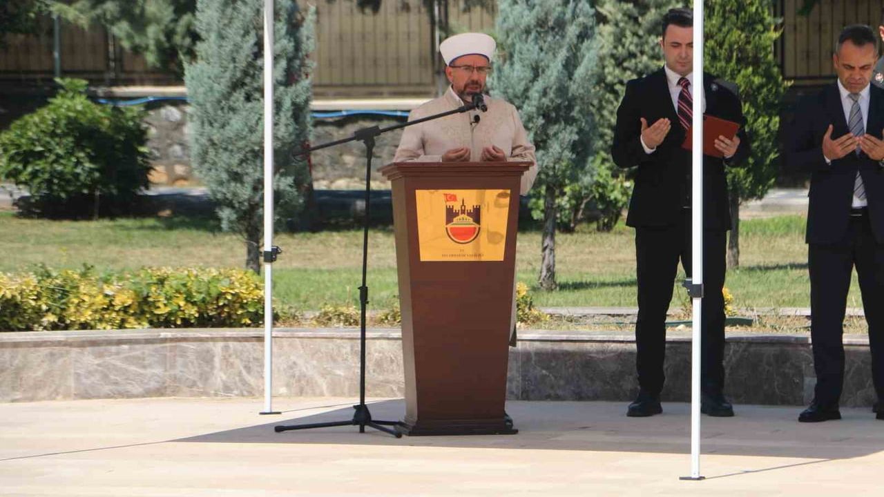 Diyarbakır hava şehitliğinde 15 Temmuz anma programı