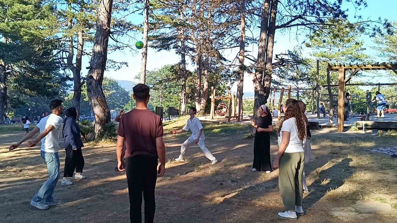 Doğa kaçamağı: Küçükelmalı tabiat parkı hafta sonu binlerce misafir ağırladı