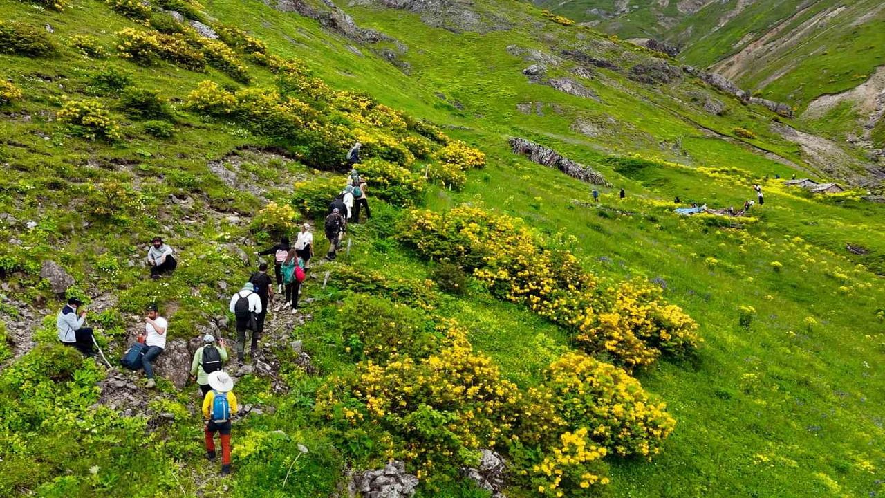 Doğaseverler Santa harabelerinde 'Kayıp Santa Yolu'nu yürüdü