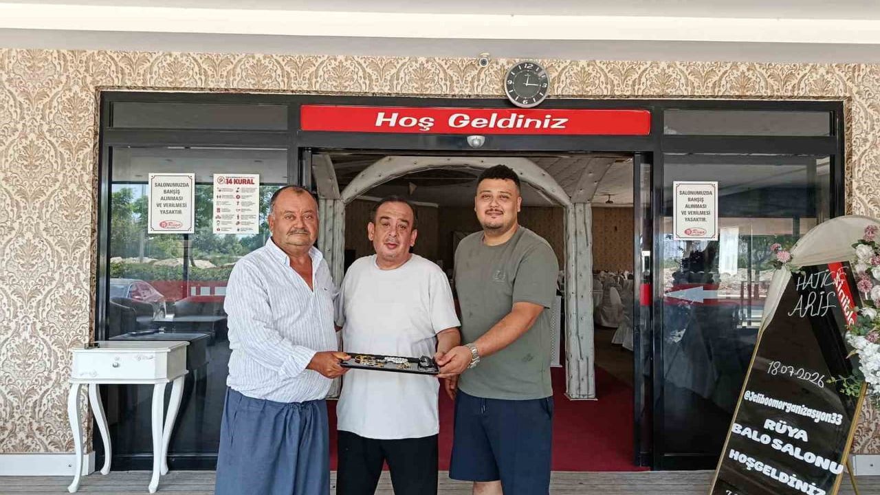 Düğün salonunda bulunan 30 bin TL değerindeki takılar sahibine teslim edildi