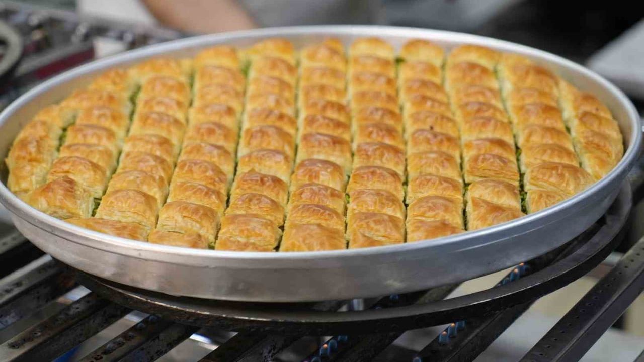 Düğün sezonu açıldı, Gaziantep baklavasına talep arttı