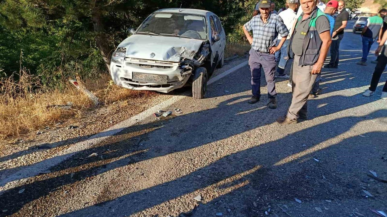 Dursunbey’de trafik kazasında 3 kişi yaralandı