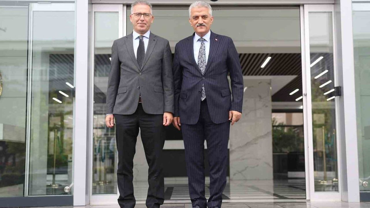 Düzce adliyesinde yeni görev: başsavcı Ünalan'a tebrik ziyareti