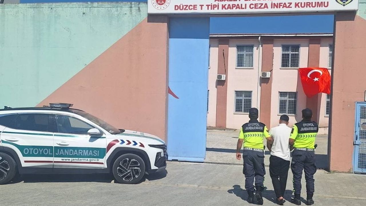 Düzce'de denetimlerde 48 aranan yakalandı, 16 tutuklandı