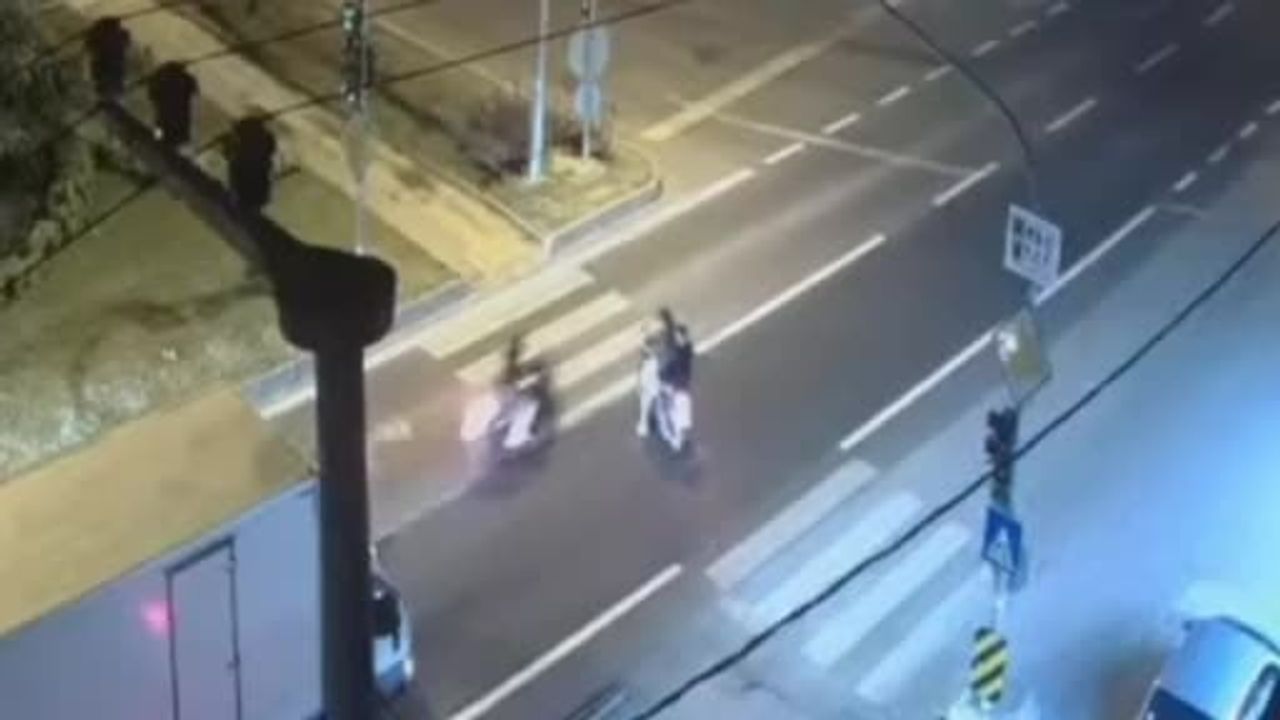 Düzce'de ışık ihlali yaya geçidinde motosiklet çarpışmasına yol açtı