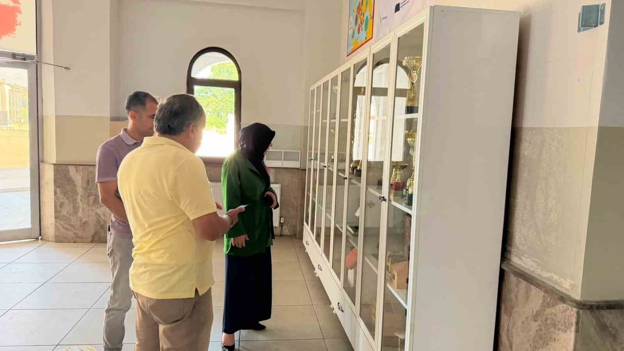 Düzce’de yeni eğitim yılı öncesi okullarda hazırlık mesaisi
