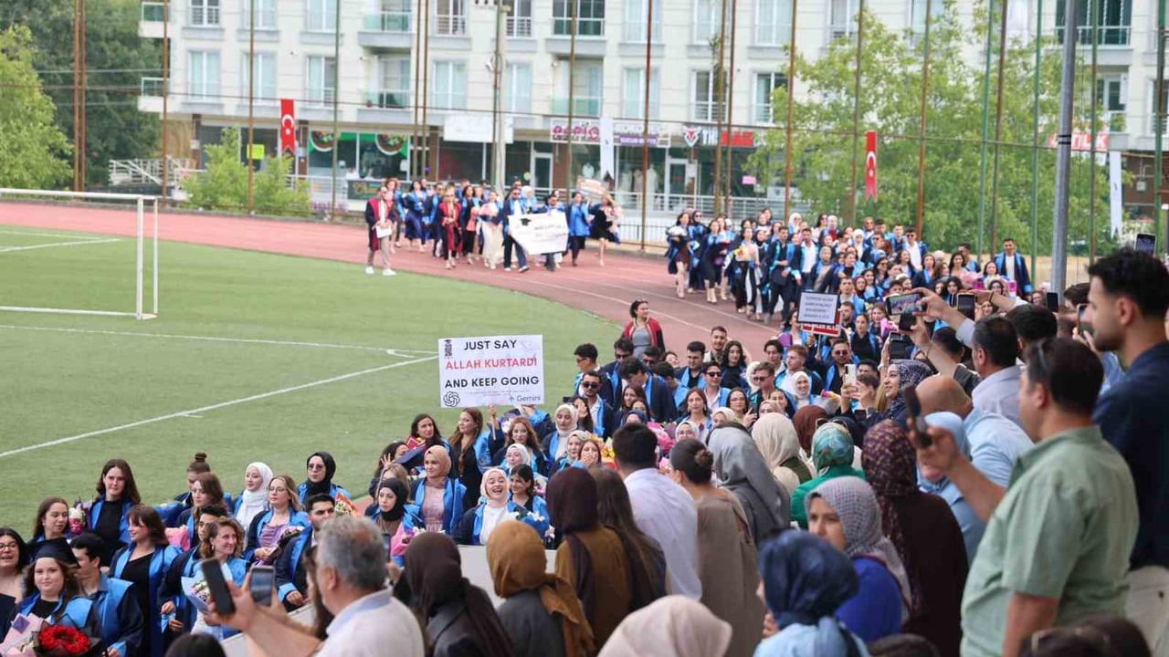 Düzce Üniversitesi mezuniyet törenleri sona erdi