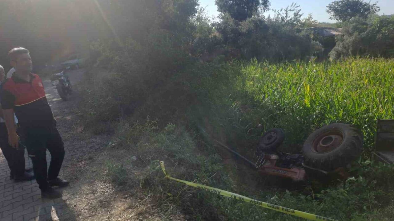 Düziçi'nde genç sürücünün hakimiyetini kaybettiği traktör devrildi