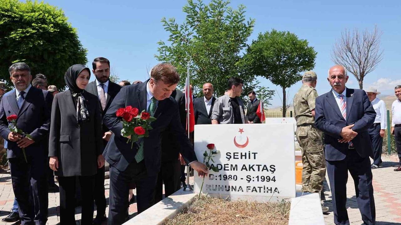 Edebük Şehitliği'nde 15 Temmuz anması