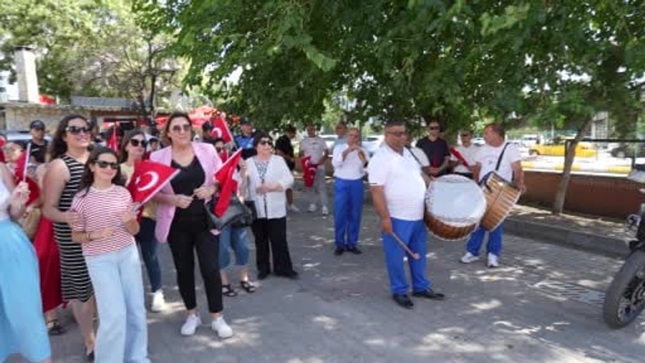 Edirne'de minik güreşçilerden tarihi dönüş kutlaması