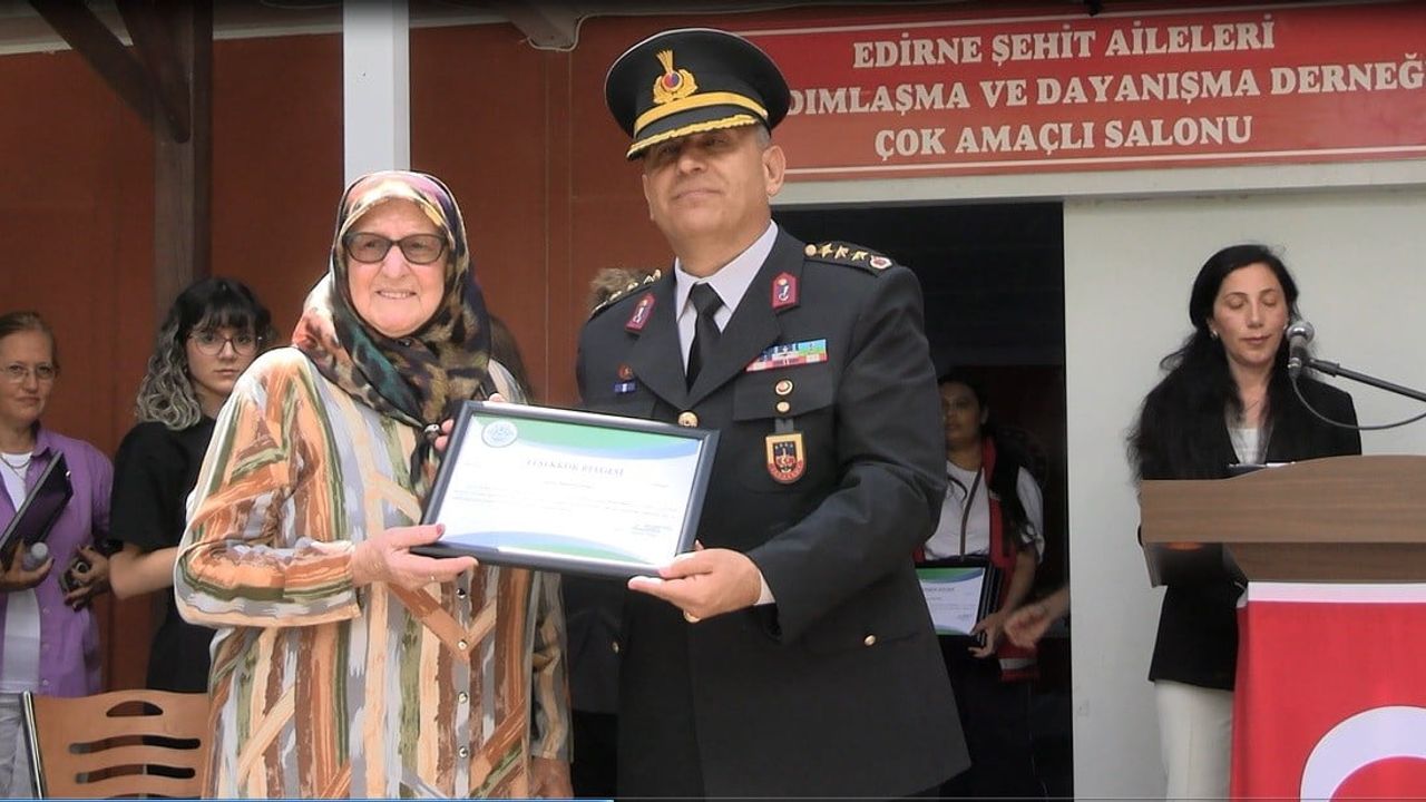 Edirne’de şehit ailelerinin el emeği ürünleri sergilendi