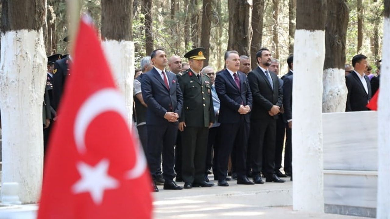 Edremit’te 15 Temmuz şehitleri dualarla anıldı
