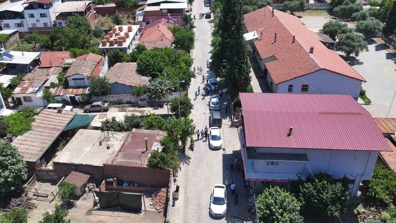 Efeler Belediyesi Umurlu'da 10 bin metrekareye parke taşı döşeyecek