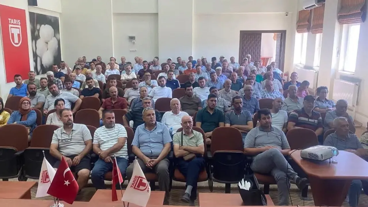 Efeler'de çiftçilere bitki koruma ürünleri uygulayıcı eğitimi