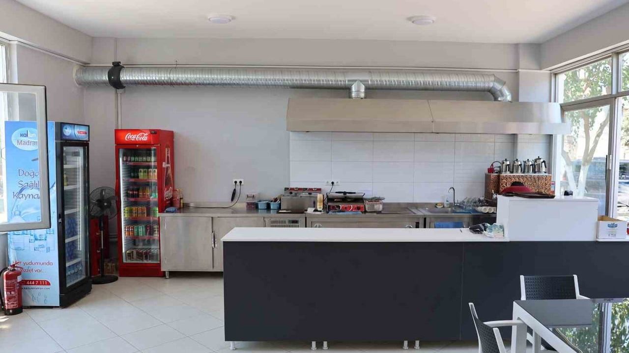Efeler'de mahalle yaşamını güçlendirecek yeni sosyal tesisler yükseliyor