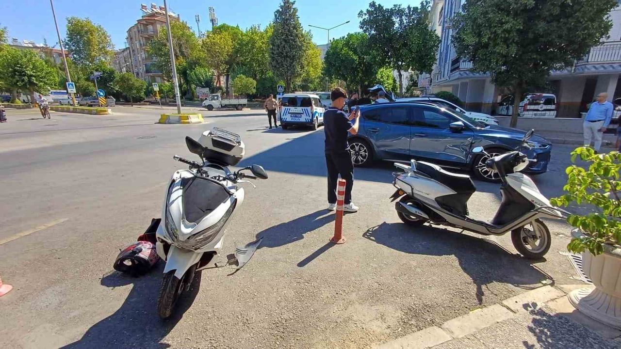 Efeler'de motosiklet ile otomobil çarpıştı: 1 yaralı