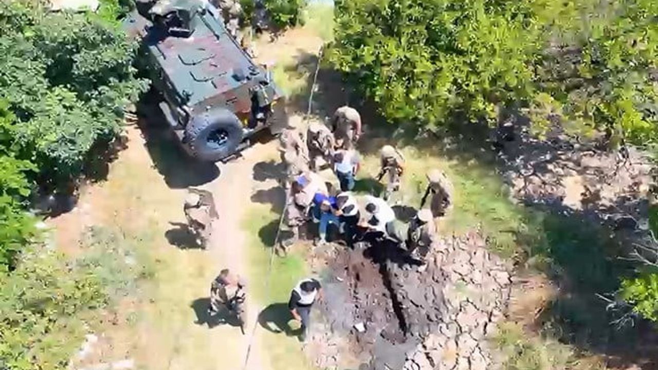 Efeler'de teslim çağrısına ateşle karşılık veren zanlı özel harekatla yakalandı