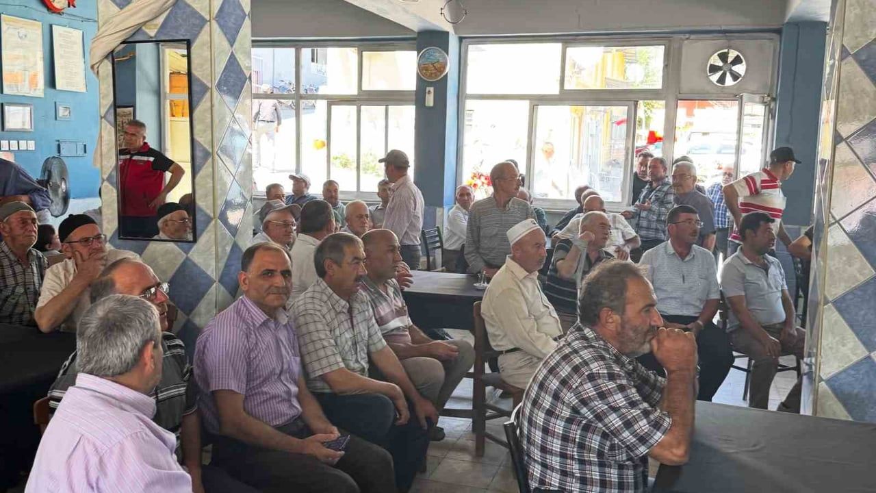 Efeler’de üreticilere bitki koruma ve tarımsal destekler hakkında bilgilendirme
