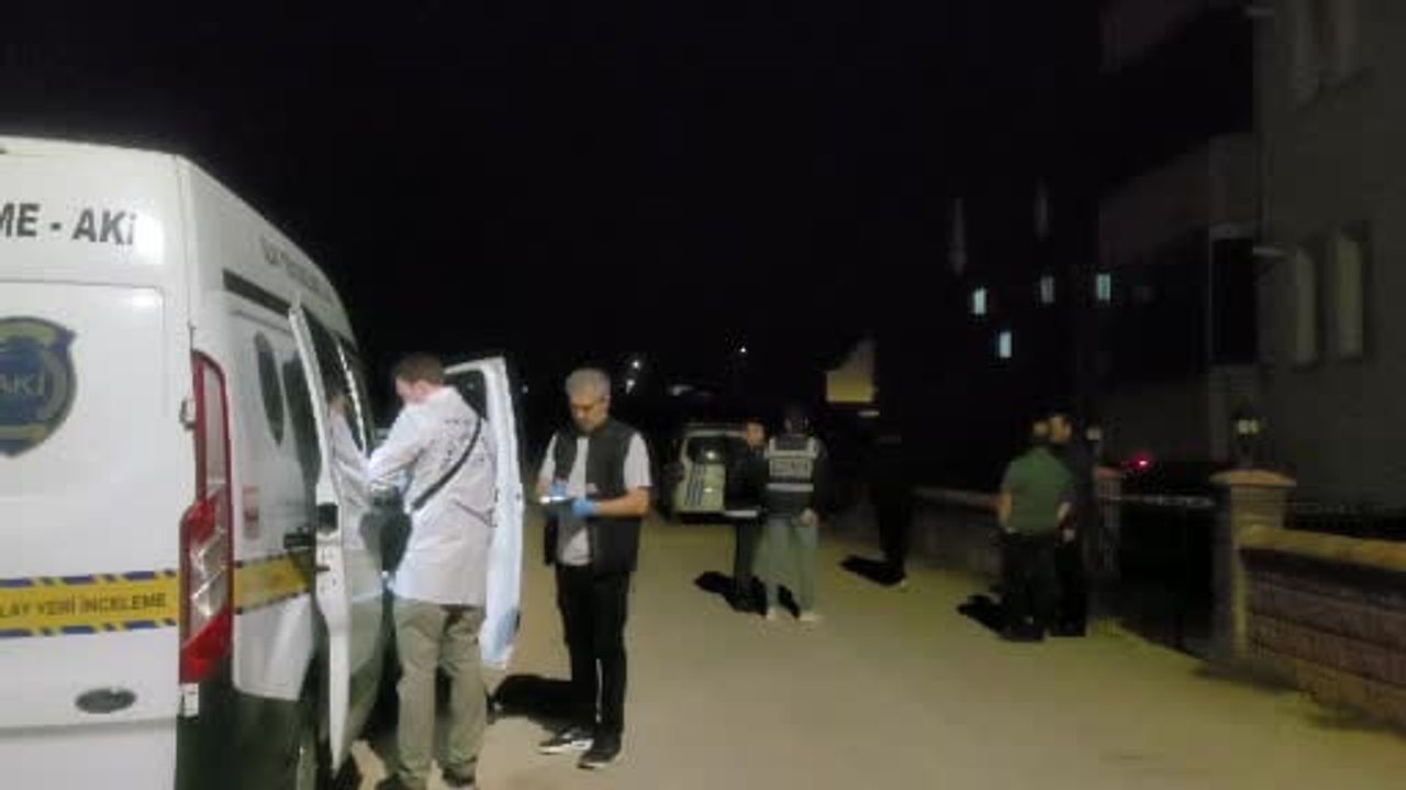 Eflani'de balkondan düşen yaşlı adam yaşamını yitirdi