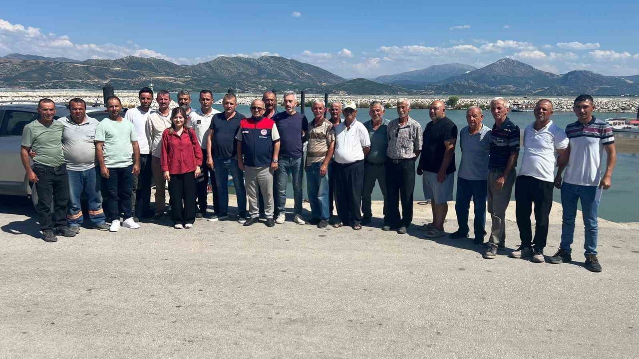 Eğirdir'de su ürünleri avcılığına yönelik bilgilendirme toplantısı düzenlendi