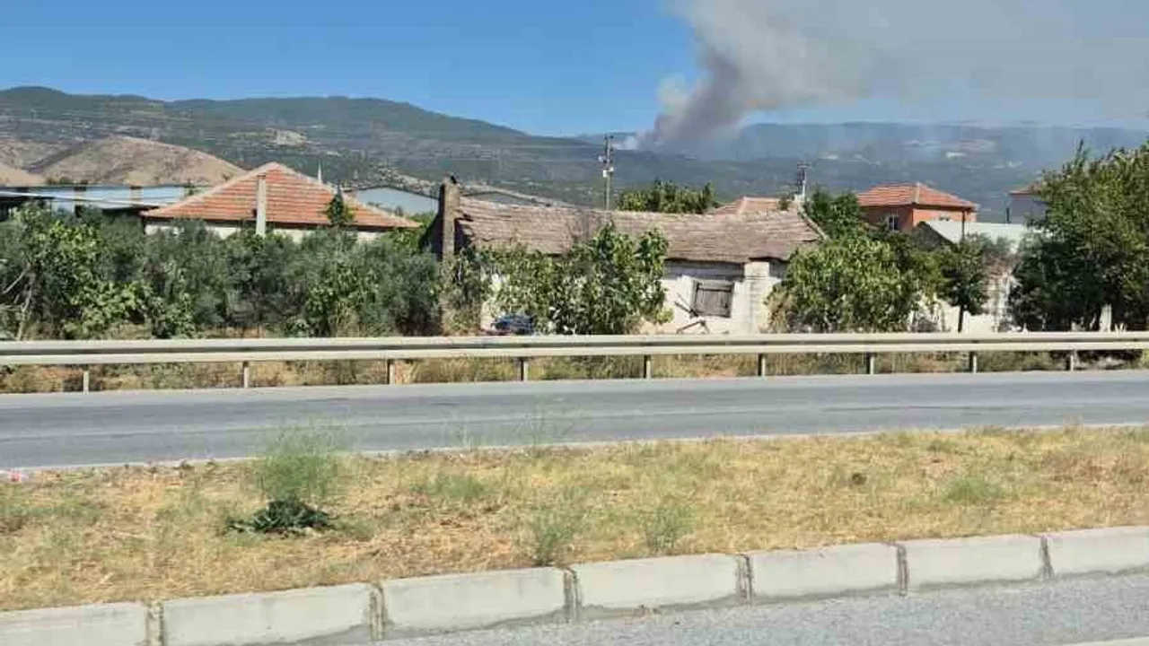 Ekiplerin seferberliği Çine Kavşit'te orman yangınını kontrol altına almaya çalışıyor